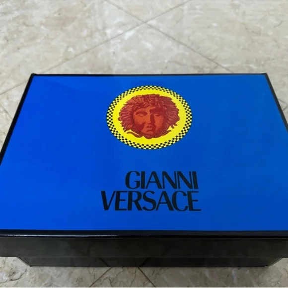Versace Black and Gold Purse NIB Limited Edition - Picture 4 of 4